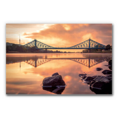 Schallabsorberbild Blaues Wunder Dresden zeigt die Elbe bei Sonnenuntergang mit Blick auf die Loschwitzer Brücke.