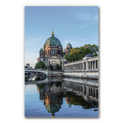 Akustikbild Berliner Dom mit Wasser und Säulengang