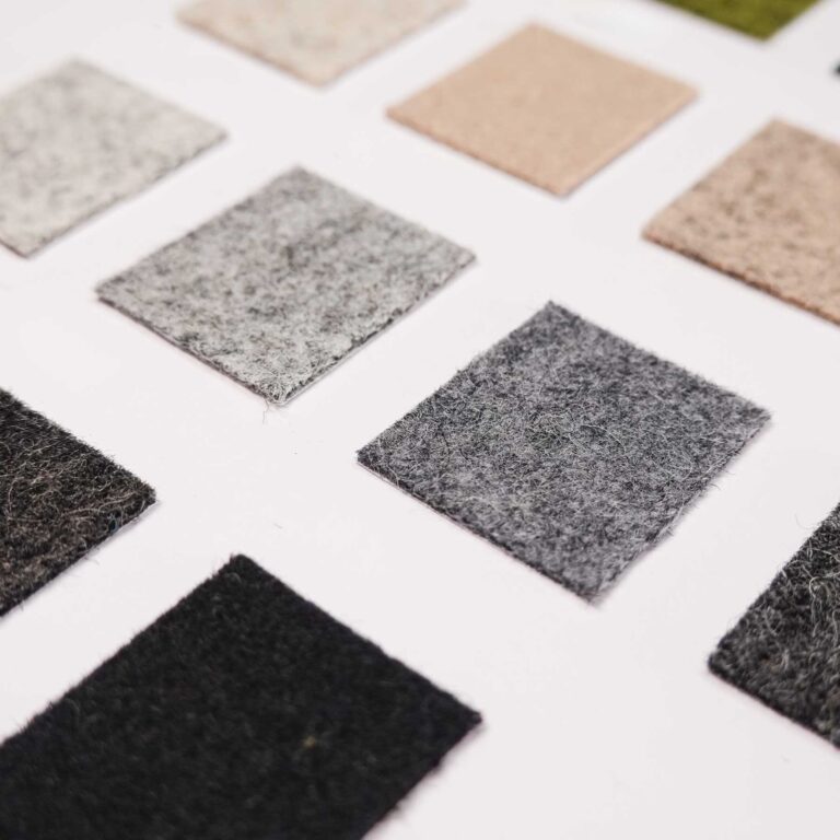 akustikelement-mit-schurwoll-filz-detail-farben-grau