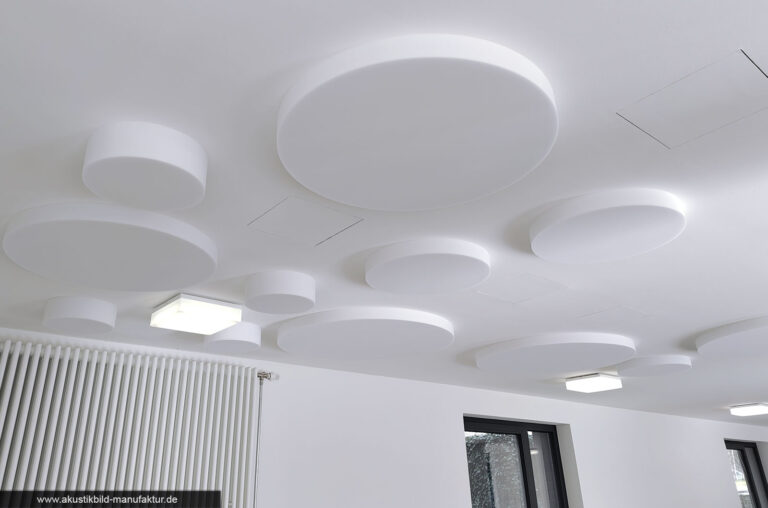 Akustikkreise im Aufenthaltsbereich eines Wohnheims