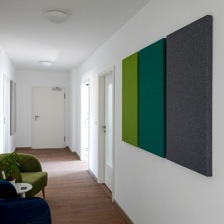 beispiel-sonera-akustikelement-wand-absorber-flur