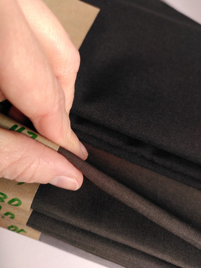 Baumwoll-Stoffreste im Paket einer Farbfamilie