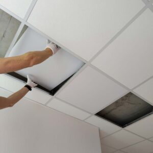 detailbilder-rasterdecke-einlegeplatten-montage-05