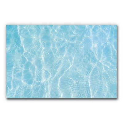Akustikbild Wasserreflexion mit hellblauem Poolwasser, weißen Lichtspiegelungen und ruhiger, abstrakter Wasserstruktur auf rechteckigem Wandbild.