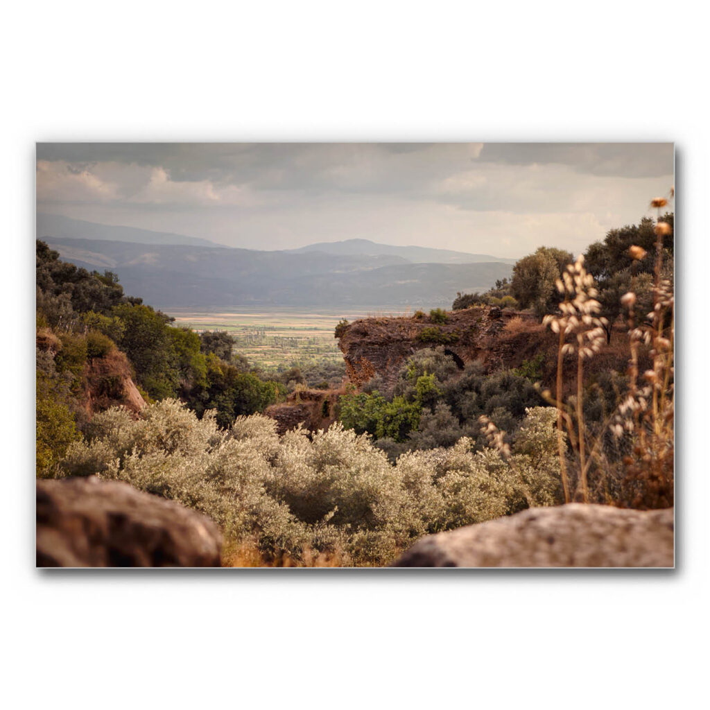 Akustikbild mit Bergen in warmen Erdtönen