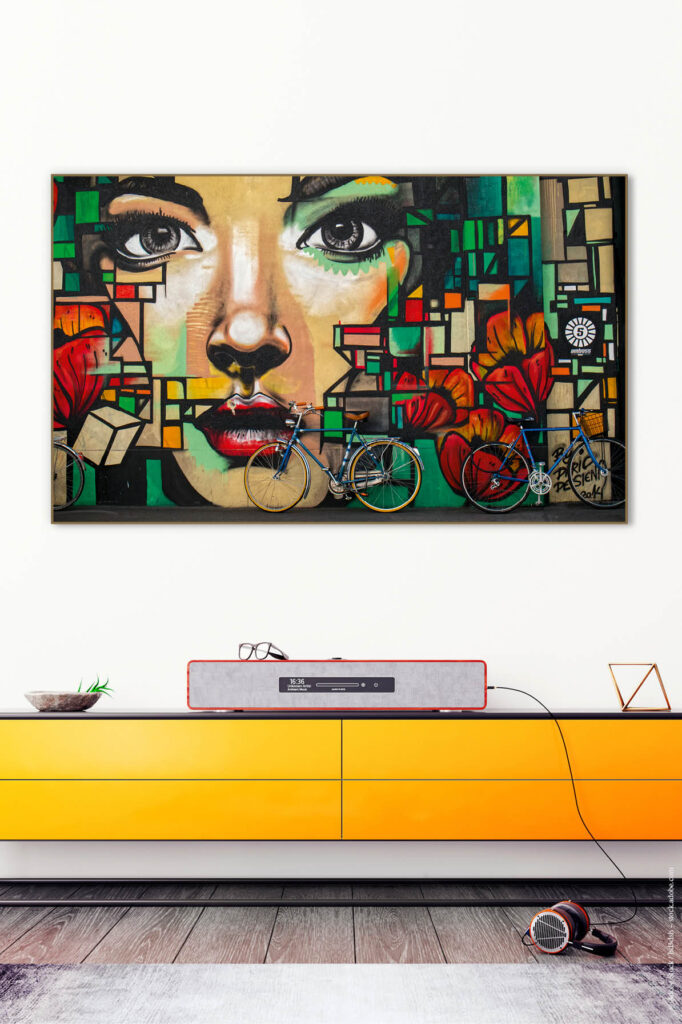Akustikbild Streetart Frau mit Fahrrad